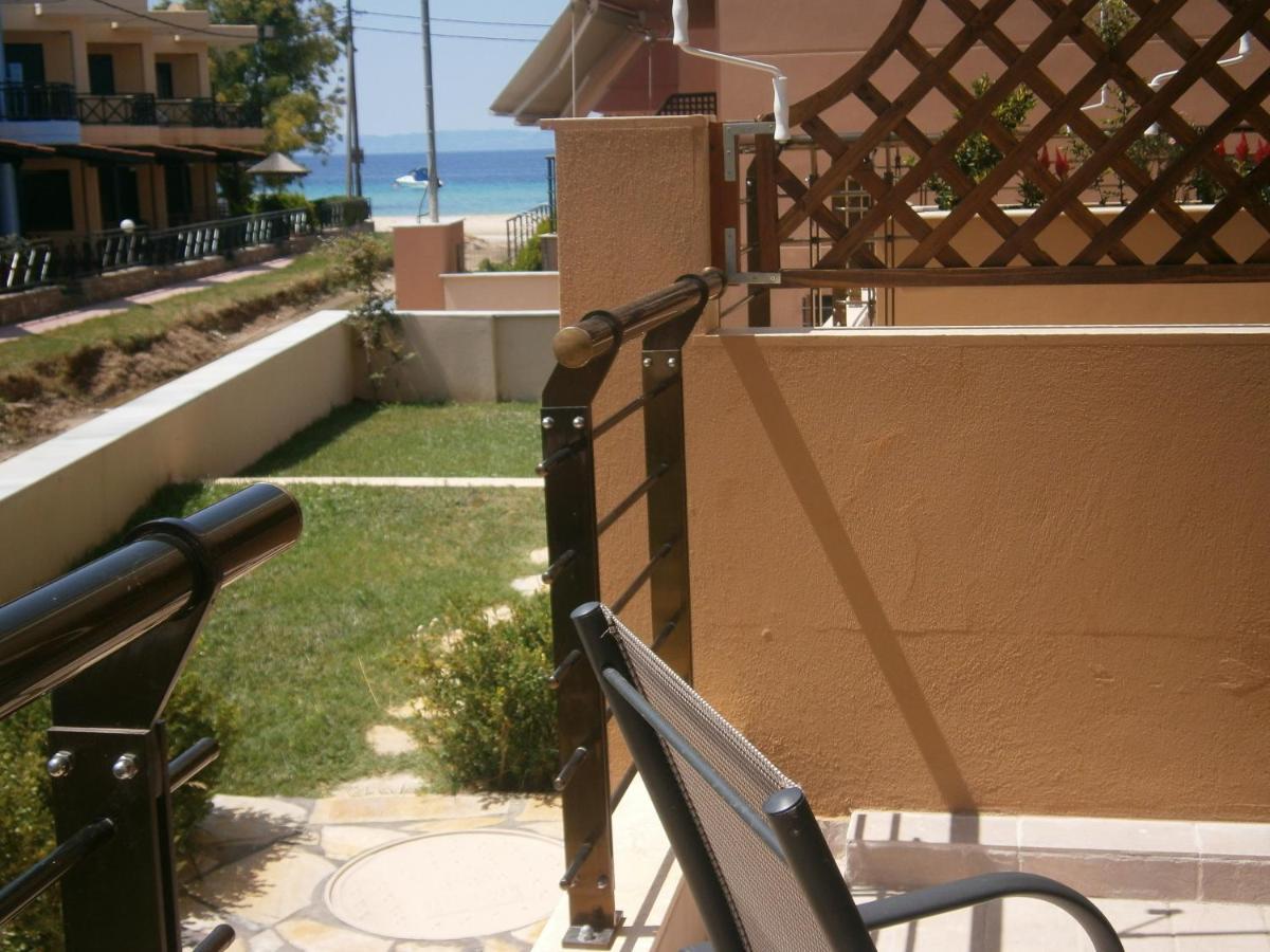 Dafni'S Seaside Luxury Studios Nikiti  Exterior foto